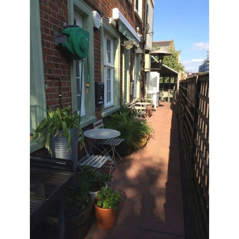 b287eb70 dfdb 41f0 b636 b6295aef4060 image jpeg 768x768