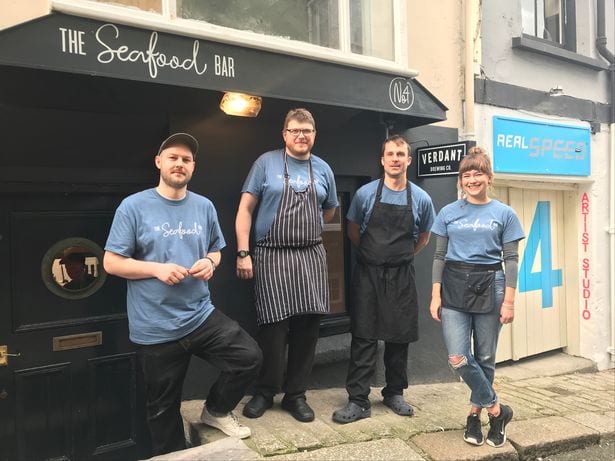 0 LT CL 150219seafoodbarJPG