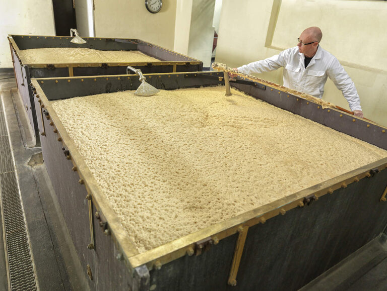 Yorkshire Squares 1307011SamuelSmiths 012 1 768x579