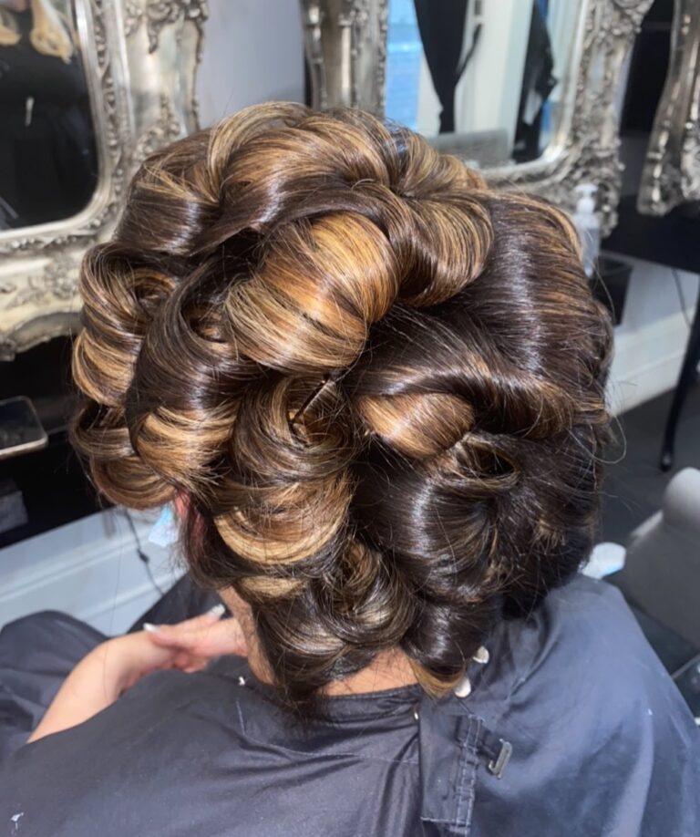 251127119 2179587445515471 8806455817450533285 n 768x918