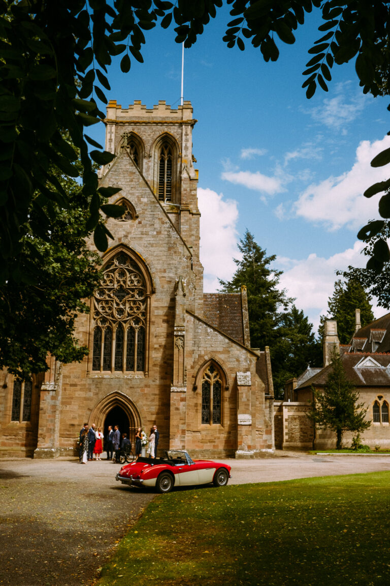 wedding photographer 1 6 768x1152