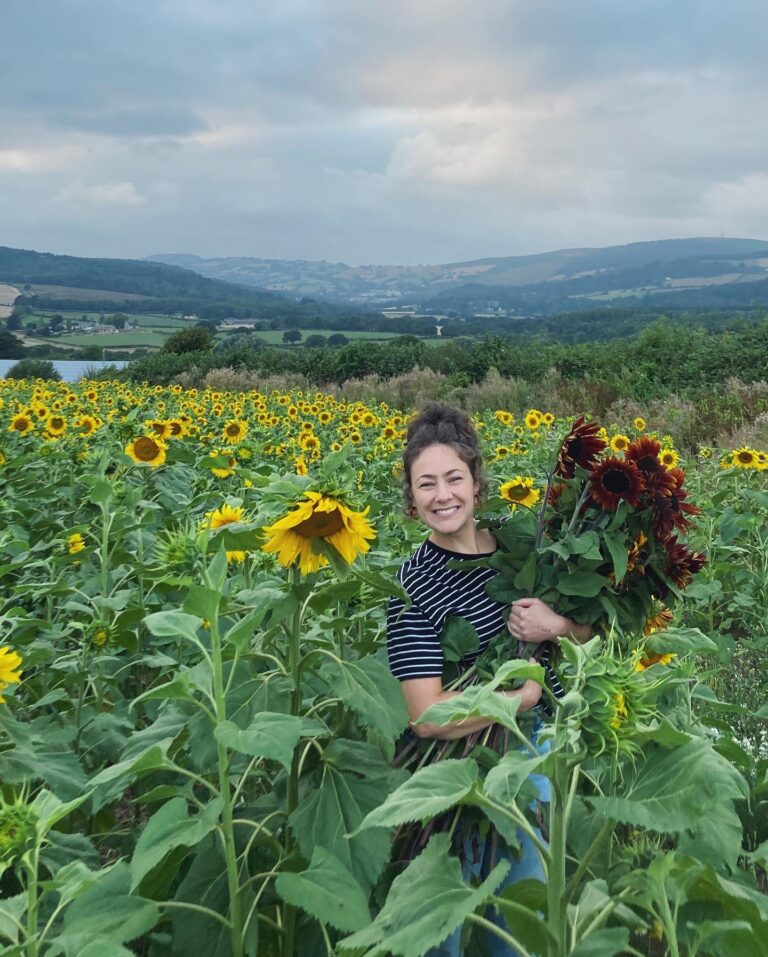 299771886 10160431252193336 3783658002173576882 n 768x957